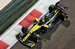 爱游戏官方-雷诺车队险胜威廉姆斯，佩雷兹点燃赛场的简单介绍