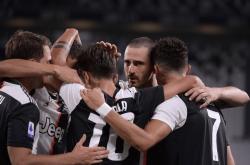 爱游戏体育-激烈角逐中，球员们尽展风采