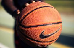 爱游戏官方-拉亚无解破局，摩洛哥连续得分压制冰岛，战术与意志的双重胜利