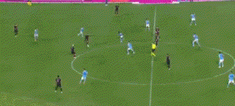 包含足球赛事实时报道，球员状态动态全盘掌握的词条