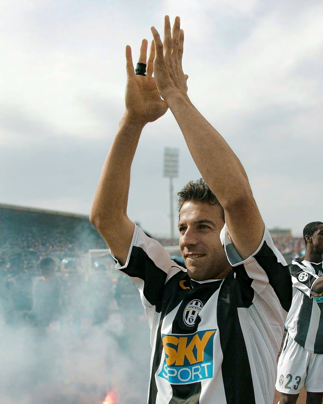 关于佛罗伦萨中卫转会尤文图斯，引发球迷热议的信息