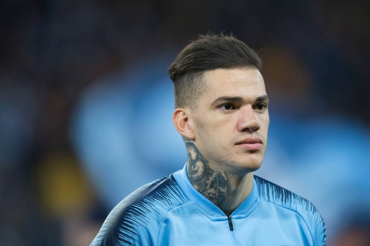 包含贝尔福球员在比赛中露出进攻犀利一面，为球队贡献进球的词条