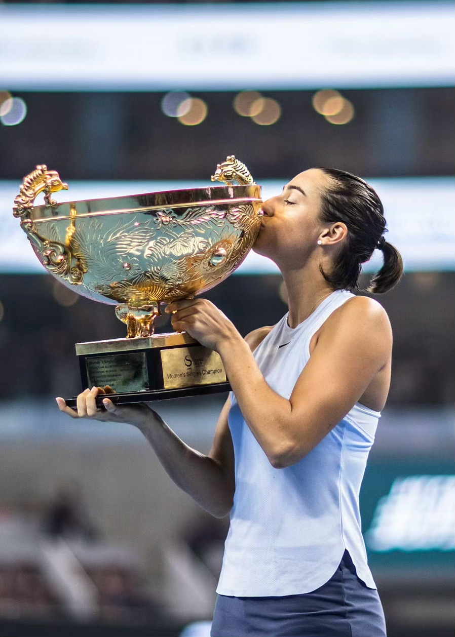 包含墨西哥拳击选手技压群雄，赢得金牌殊荣！的词条