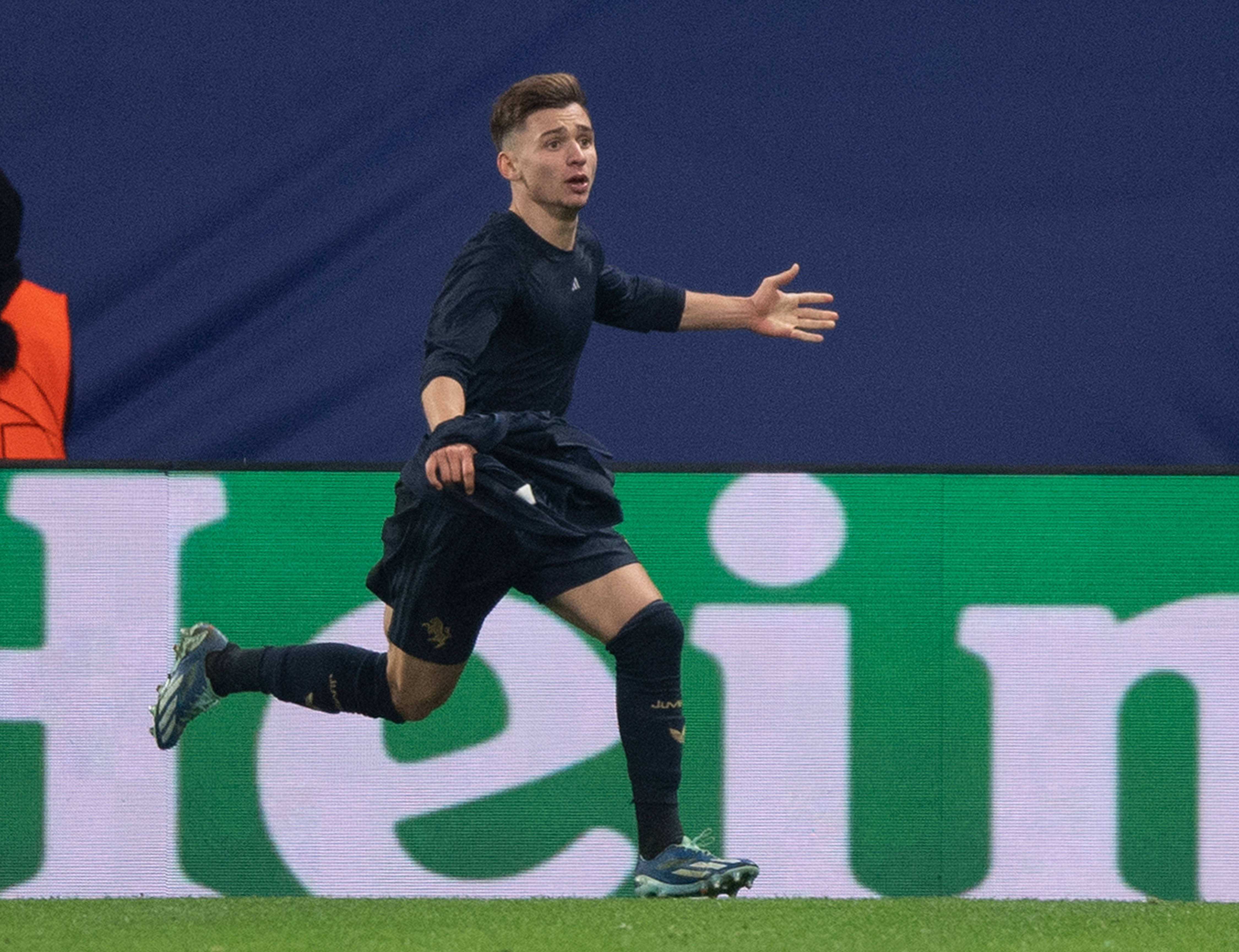 包含荷兰绝杀奥地利,迪马利亚关键制胜的词条 包含荷兰绝杀奥地利,迪马利亚关键制胜的词条