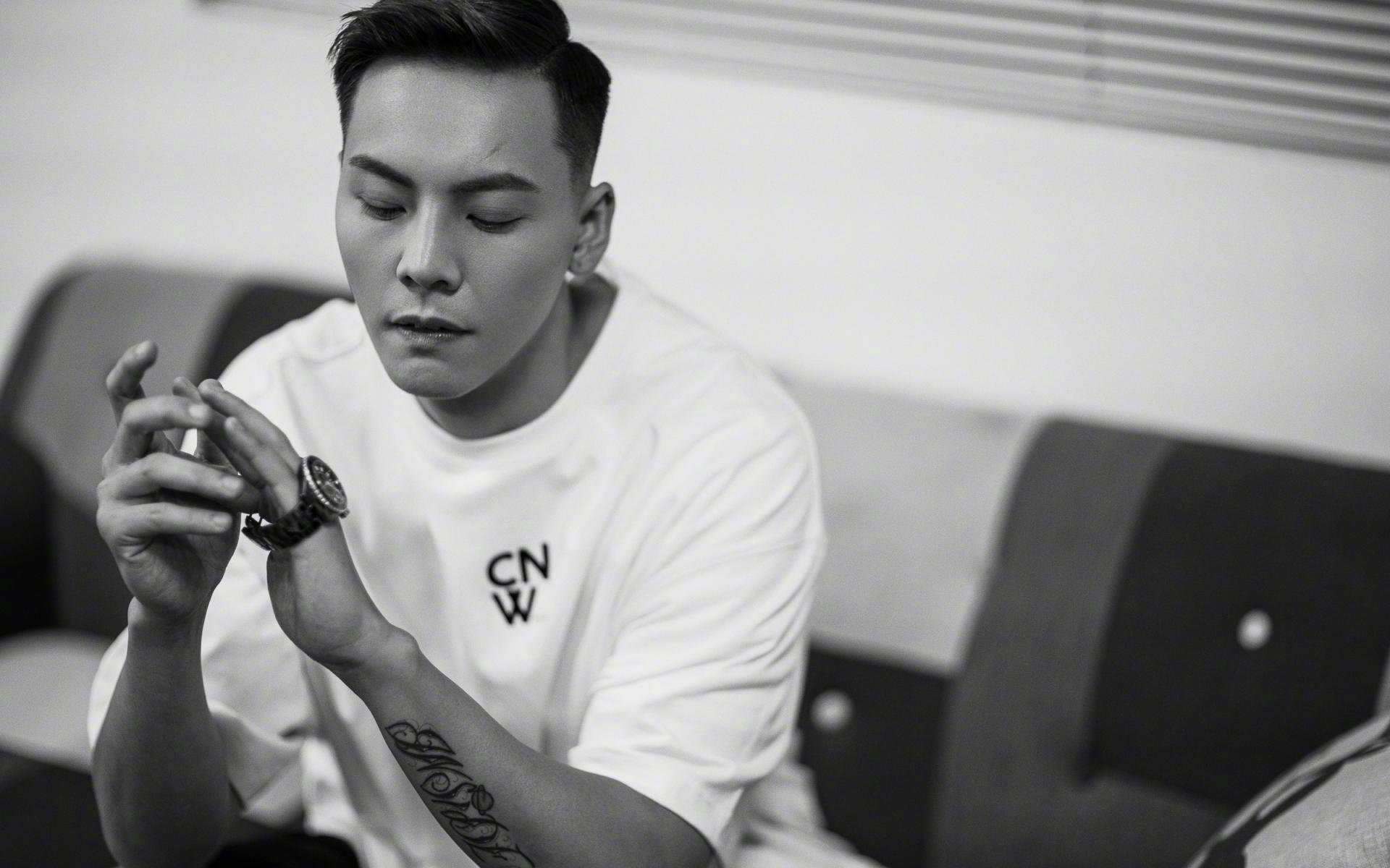 马刺稳如磐石锁定胜局,小贾伦世界排名战上演王者接管