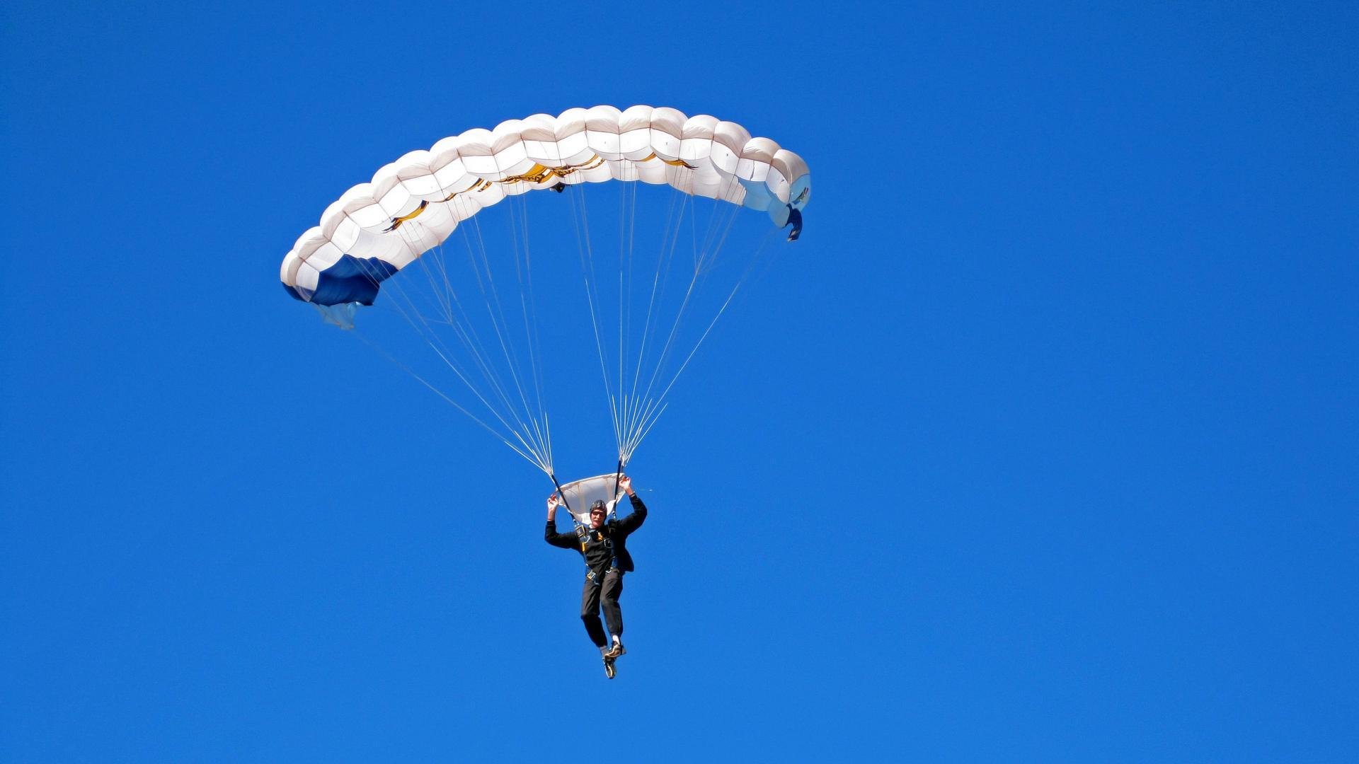 小贾伦独揽乾坤,广东队绝境突围掘金关键战