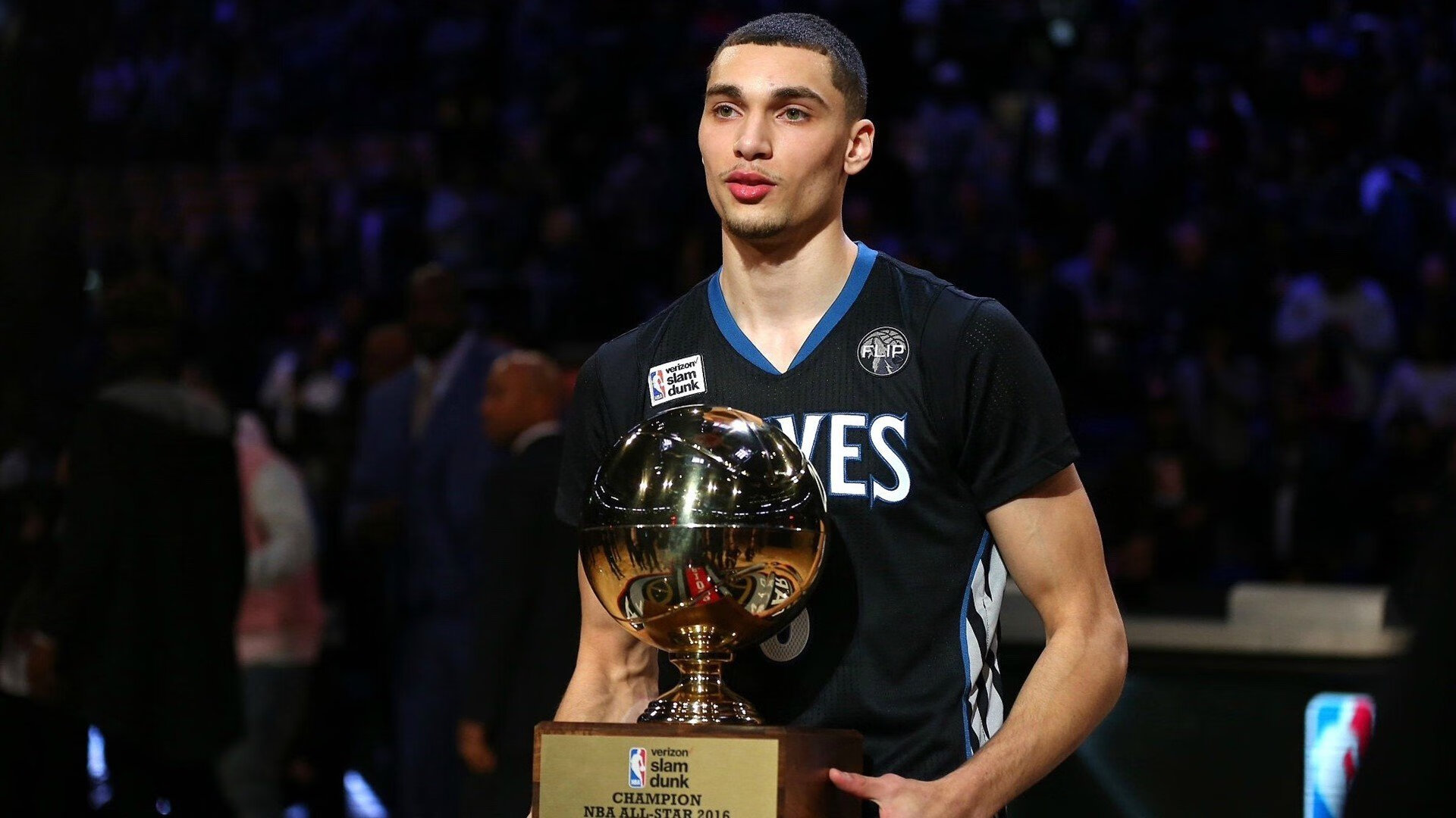 霍勒迪末节封神！爵士强势晋级，活塞铁血防线难阻关键先生